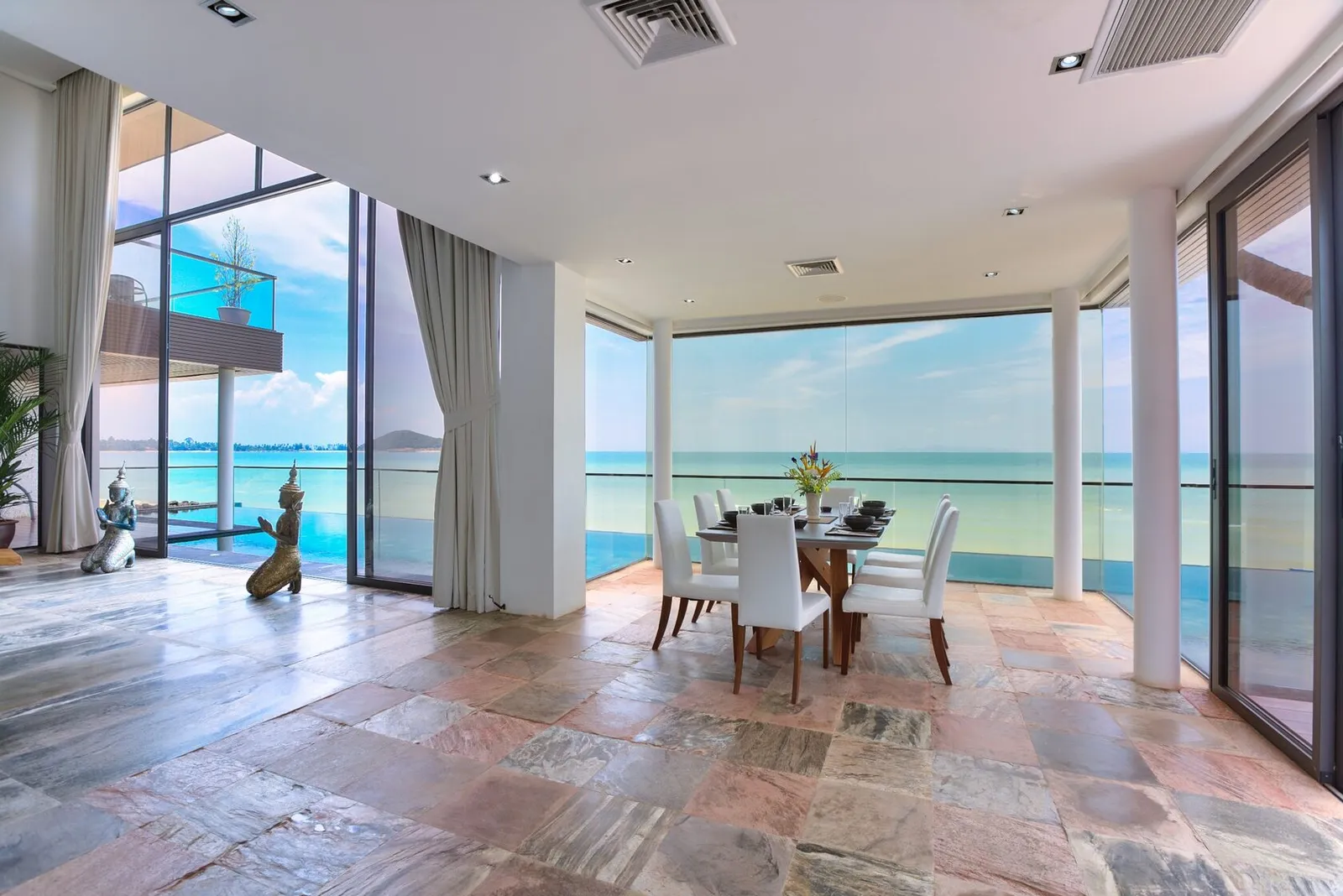 3 Bed Beachfront Villa Unique