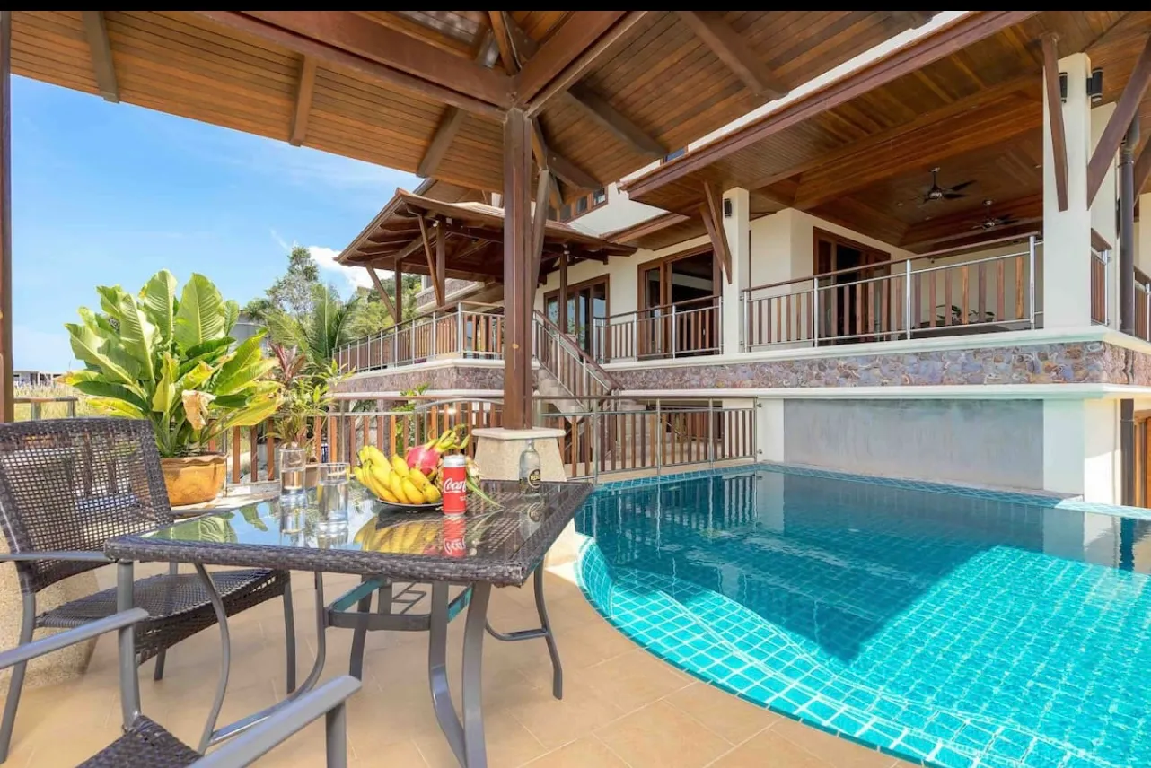 Breathtaking 6 Bedroom Seaview Villa