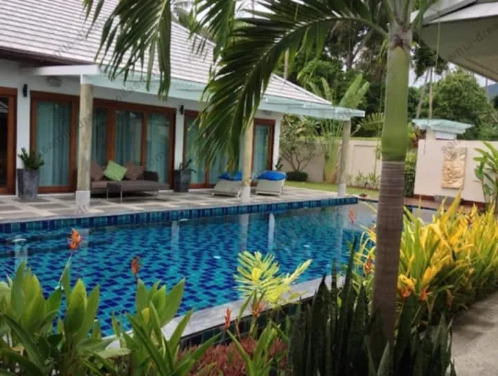 3 Bedroom Villa - just 3 minutes walk to the beach