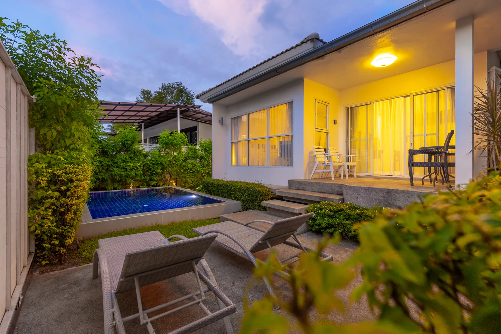 2 Bedroom Luxury Villa Lily ~ Short walk to Beach
