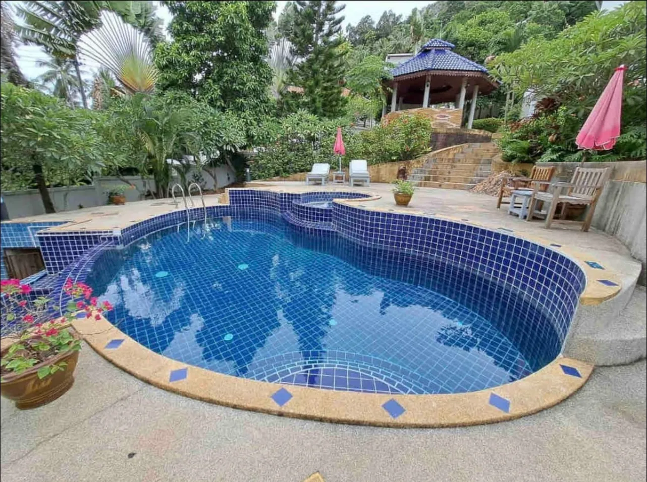 Large 4 Bedroom Seaview Villa Cherub