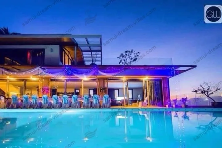 4 Bedroom Villa Sea Blue ~ 5 Star with Staff