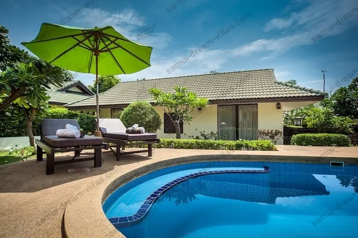 8 Bedroom Twin Villas - 20 seconds walk to beach — photo 2