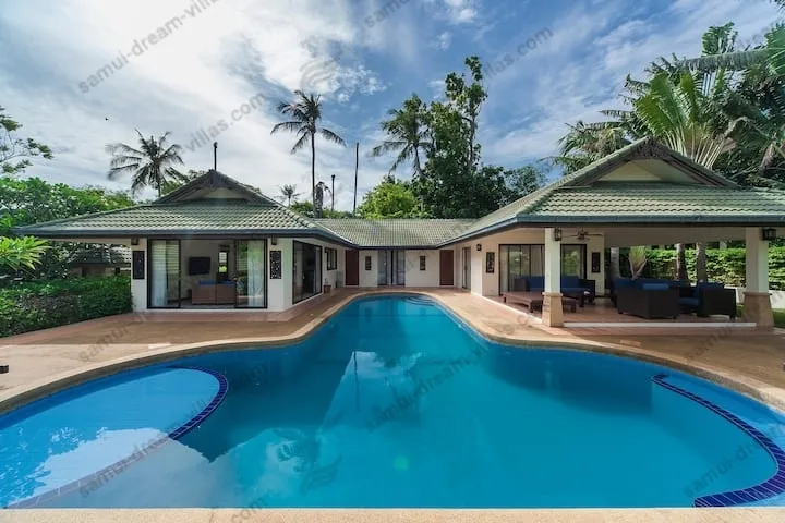 8 Bedroom Twin Villas - 20 seconds walk to beach
