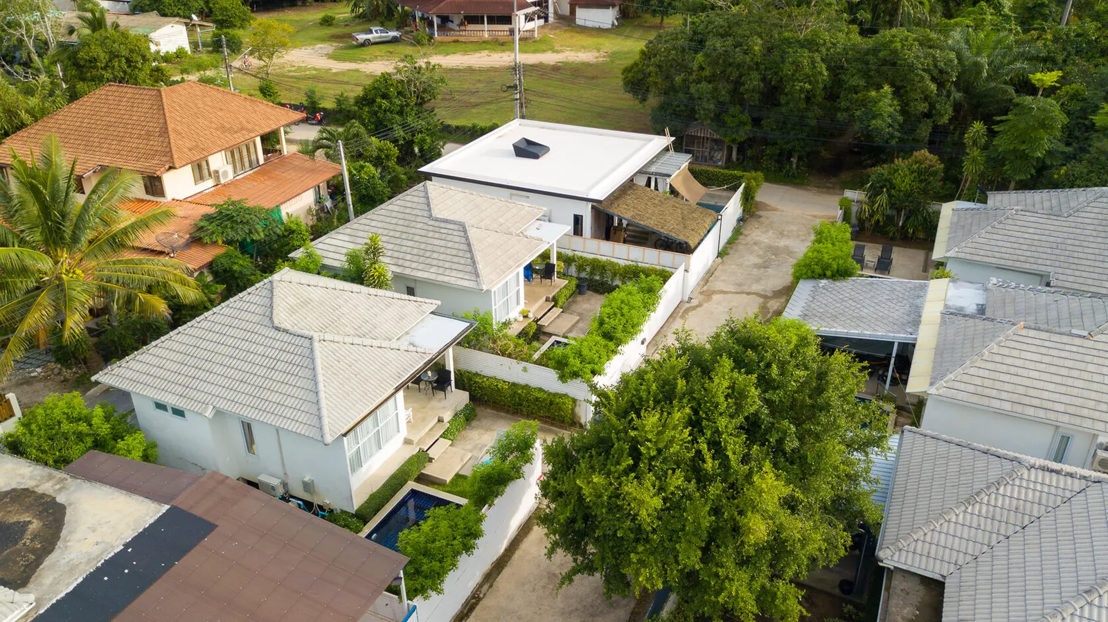 2 Bedroom Luxury Villa Lily ~ Short walk to Beach — photo 3