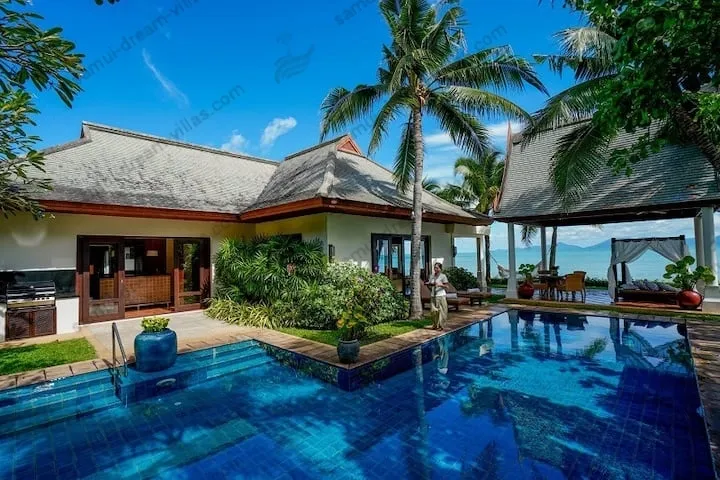 4 bedroom Beachfront Villa Rose