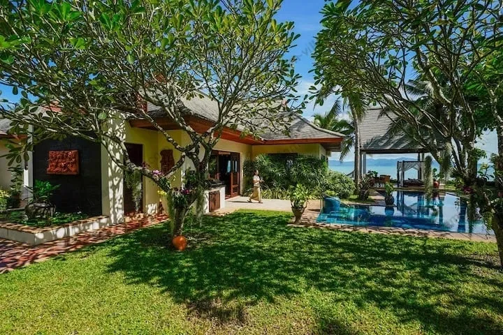 2 Bedroom Beachfront Villa Rose — photo 2